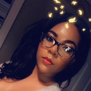 Meet your Posher, Nia